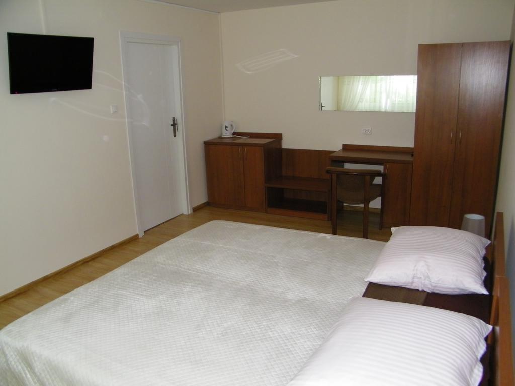 Double Room Private Bathroom