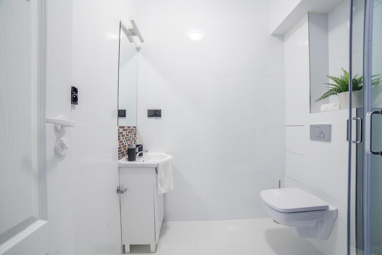 Two-Bedroom Apartment 7 or 9 Nowogrodzka Street