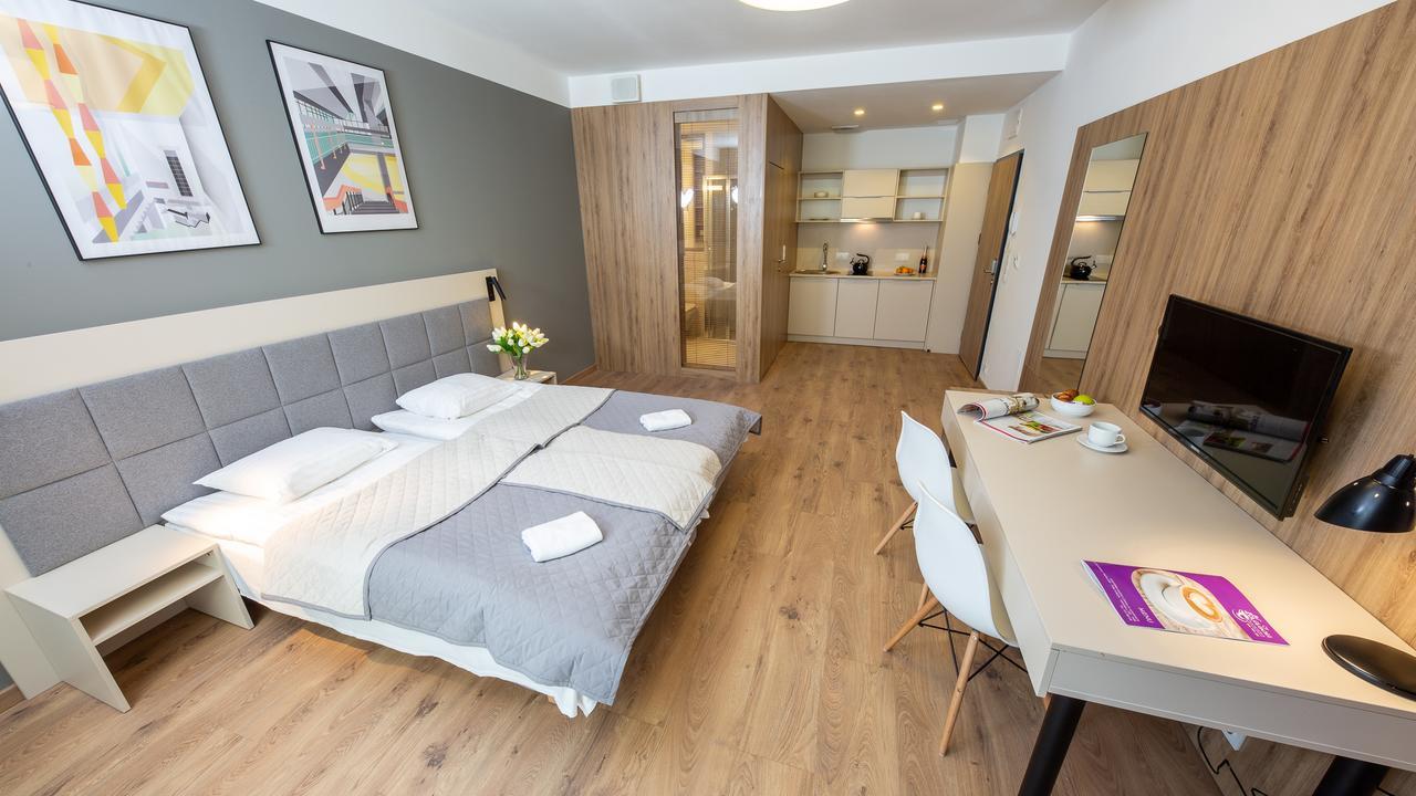Deluxe Studio Apartment Kitchenette