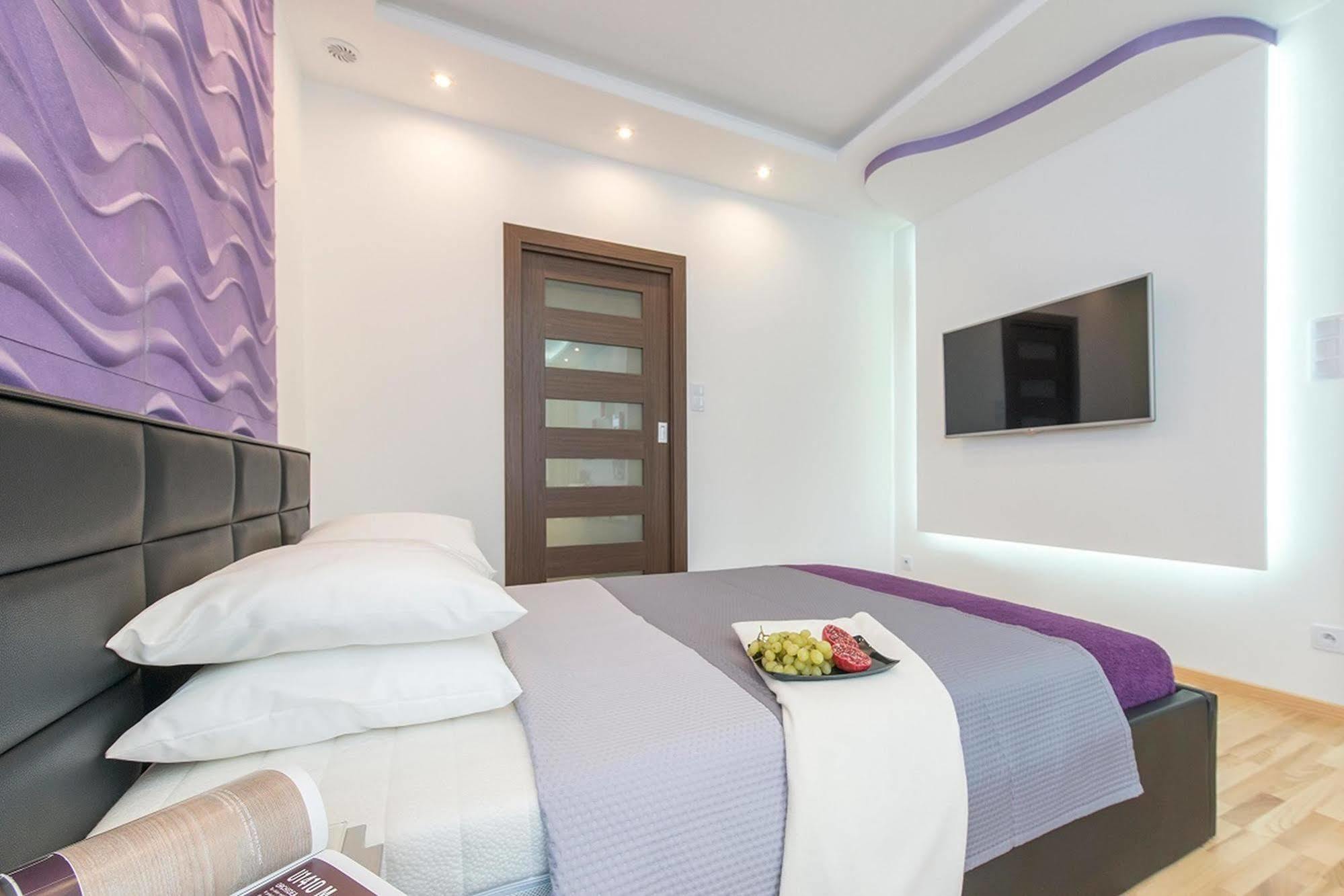 Superior One-Bedroom Apartment 21 or 21a Rynek Starego Miasta Street