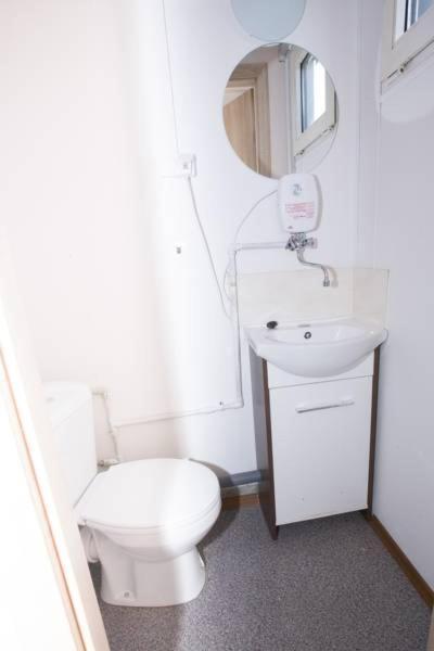 Standard Double Room Shower