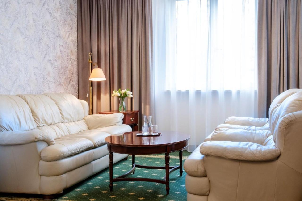 Deluxe King Suite