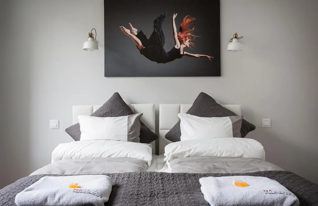 Nowogrodzka 38 Serviced Apartments-1