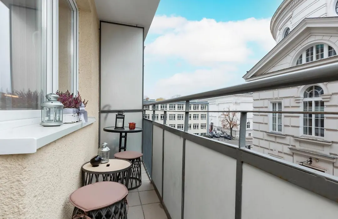 Apartment Warsaw Kredytowa by Renters-1