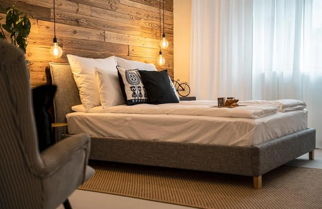 Folk By Anne Apartments & Rooms-1