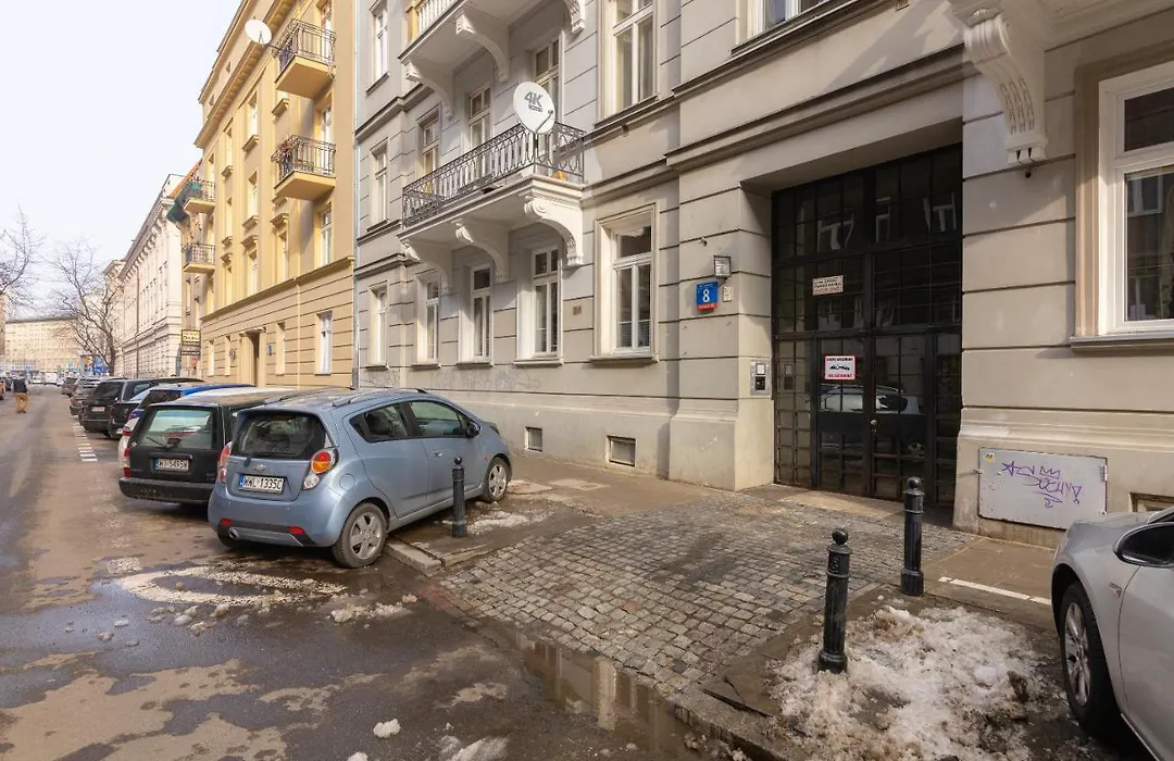 Metro Politechnika Vintage Apartment By Bookinghost-1