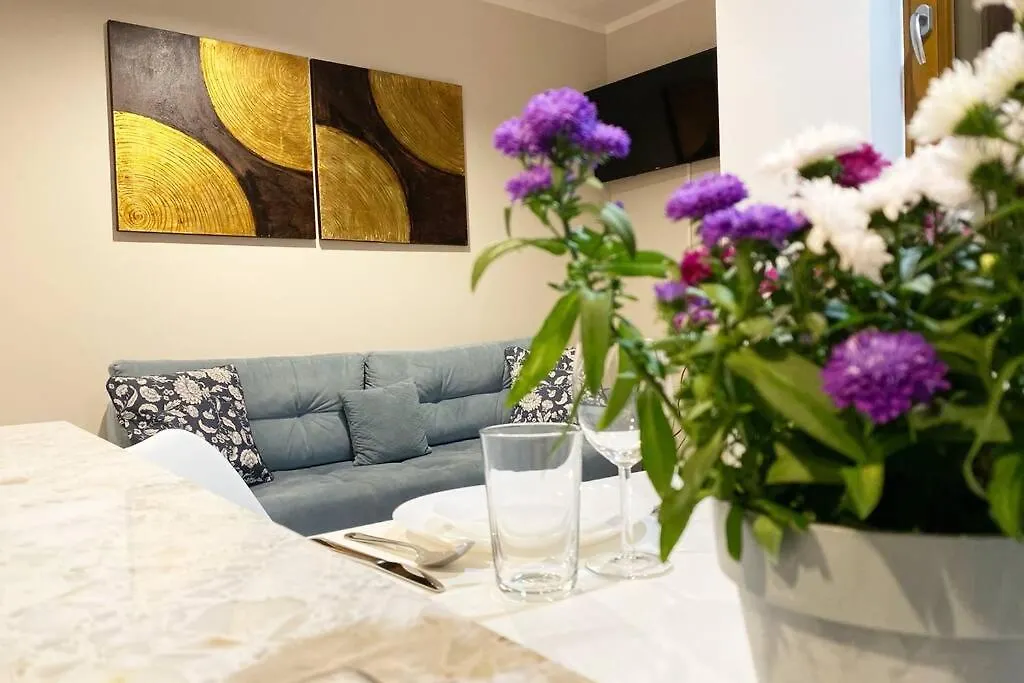 Exclusive 2Br! Apartment Near City Center +Netflix-1