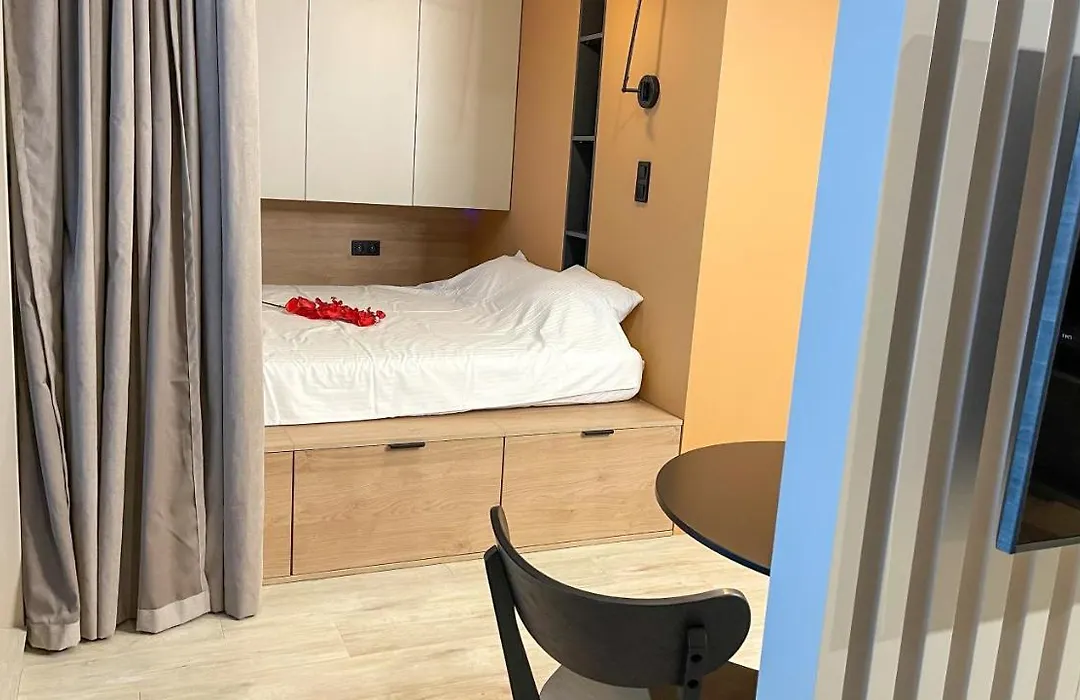 Comfortable 1-Room Apartment Close To The Center-1