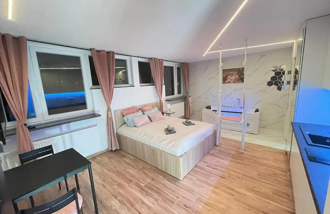YOURAPART JACUZZI przy ZAMKU KRÓLEWSKIM-1