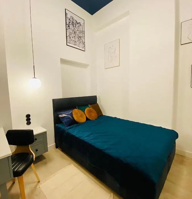 1 Bedroom Apartment 3 Minute Walk To Wilenska Metro-1