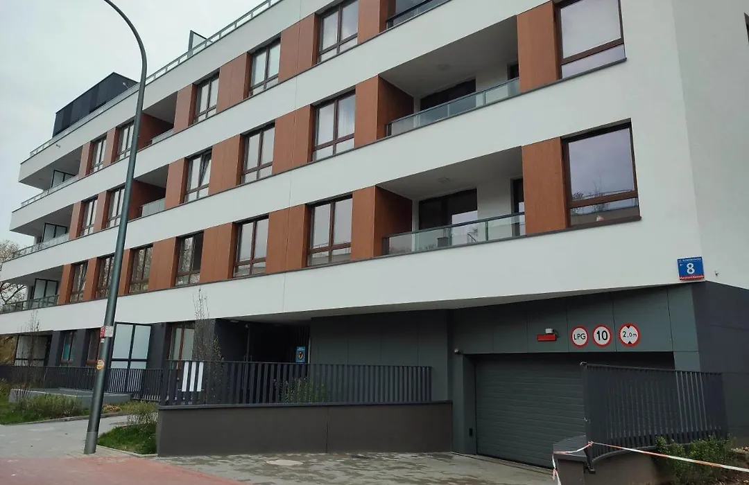 Apartamenty MetroPark Krzemieniecka-Lux-next metro Słodowiec 15 min to center, free parking on the street, self check-in, optional breakfest-1