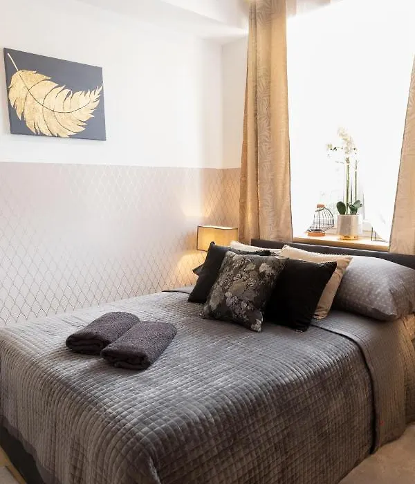 Clicktheflat Szkolna Palace Of Culture Apart Rooms-1