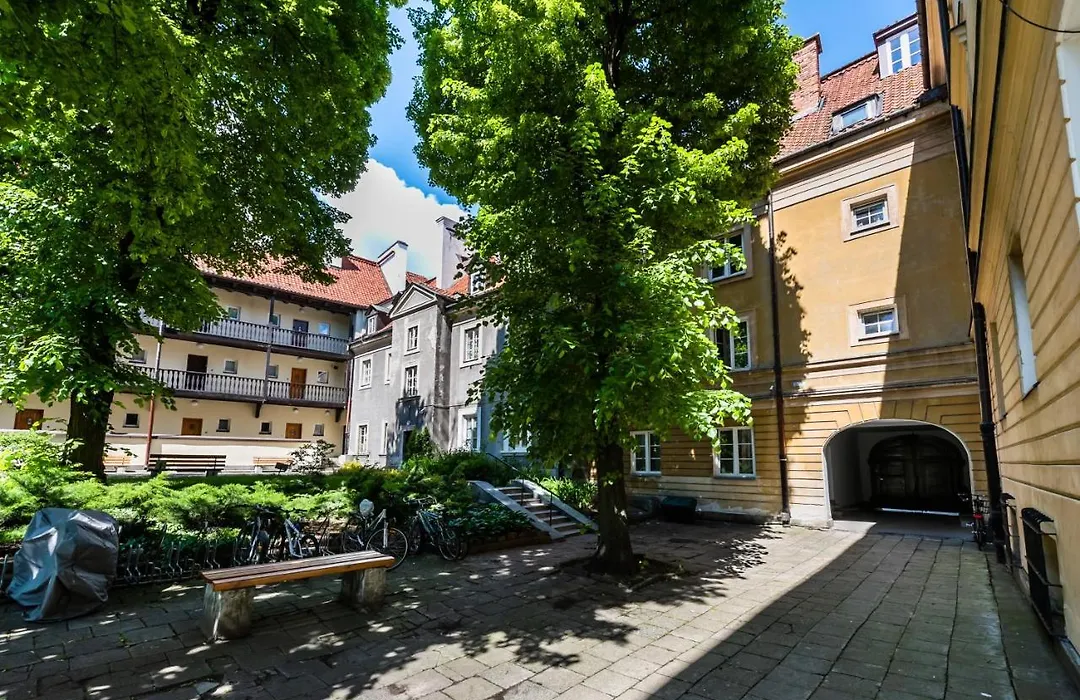 Comfortable Old Town Apartment By Bookinghost-1
