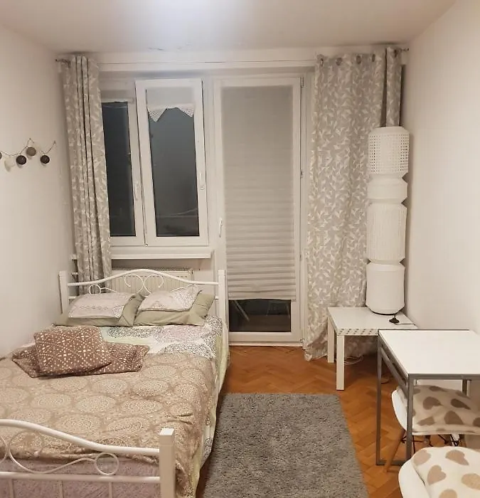 Apartament Plac Trzech Krzyzy-1