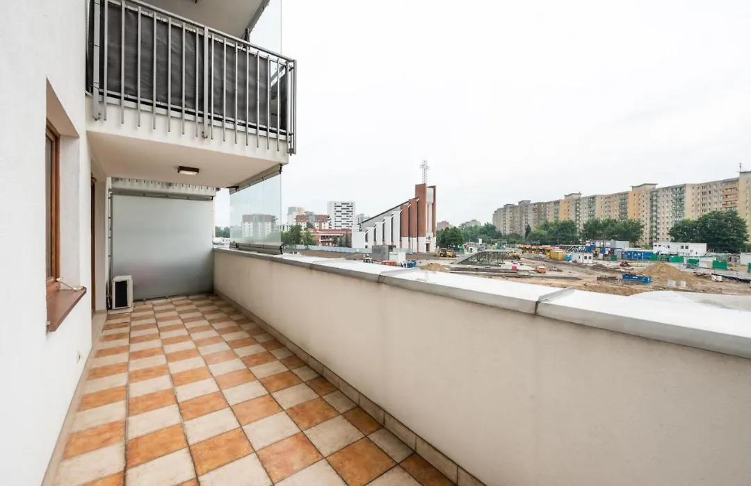 Metro Kondratowicza Spacious Apartment-1