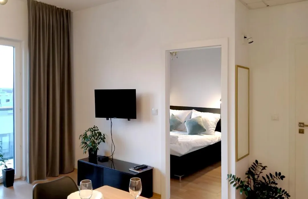 Apartament 9, Z Oddzielna Sypialnia!-1