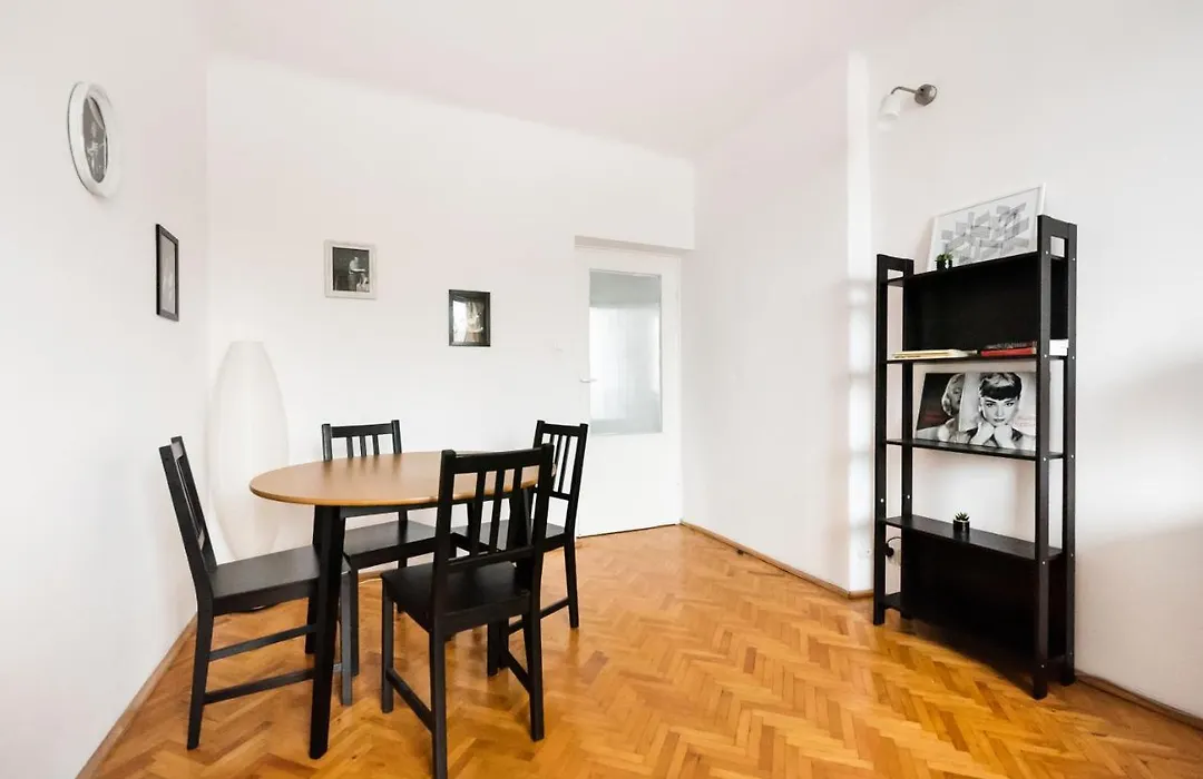 Superior Metro Centrum Apartment By Bookinghost-1