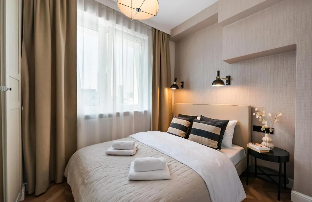 Remarkable City Centre Apartment By Bookinghost-1