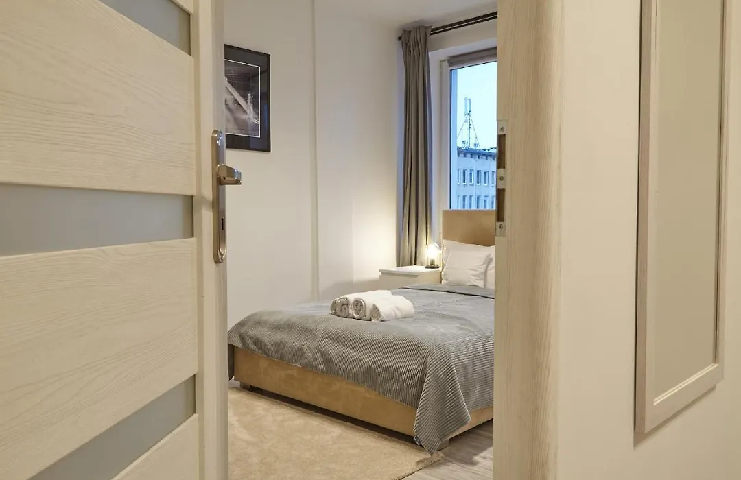 Oomph Warsaw Central Premium Apartments-1