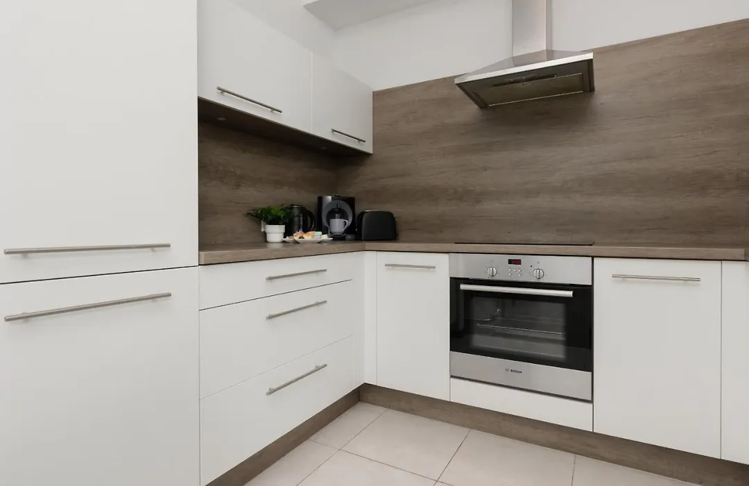Mokotów Bernardyńska Apartment with Balcony by Noclegi Renters-1