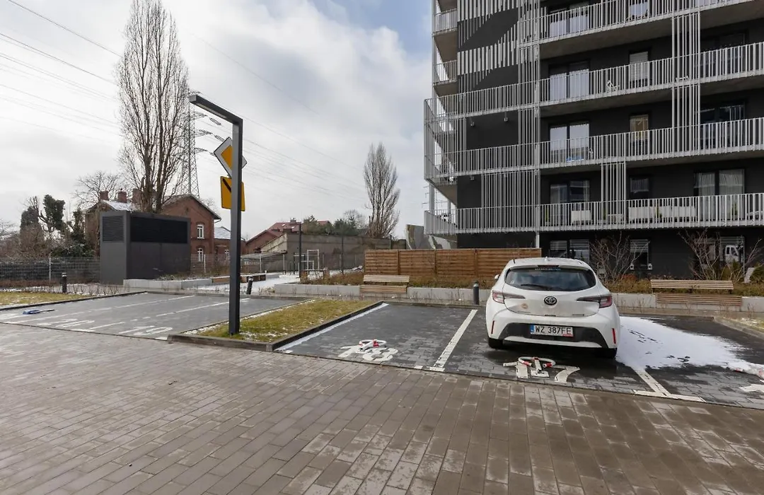Stacja Wola Apartments With Parking By Noclegi Renters-1
