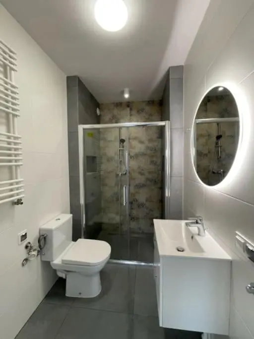 Apartament Sloneczny Kamienica Grochow With Free Parking-1