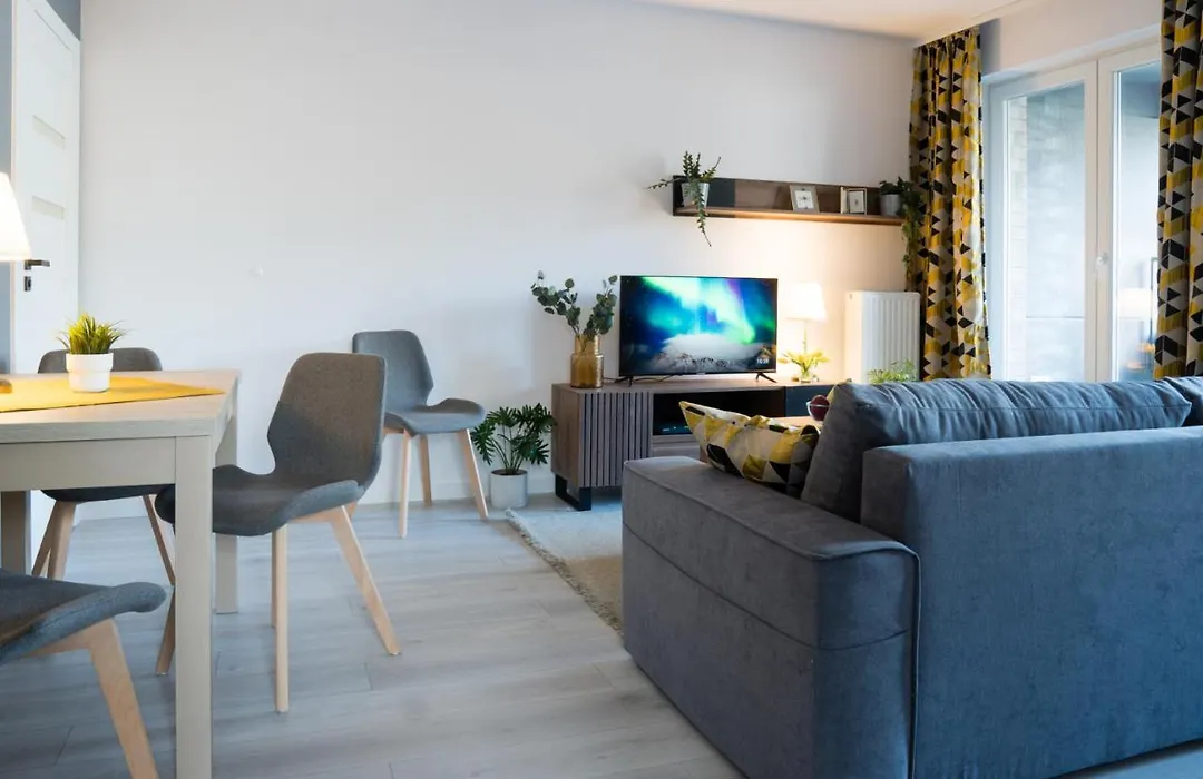 Apartament Słoneczny Kamienica Grochów with free parking-1