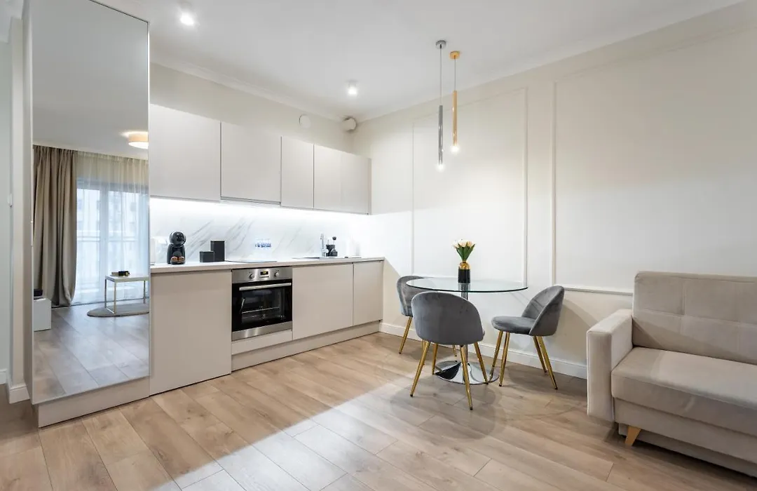 Urban Chic - Luxury Stay At Mennica Residence Warsaw-1