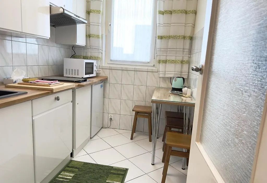 Apartament Bazylianska - 100M Do Metra "Brodno", 20 Minut Do Centrum Warszawy-1