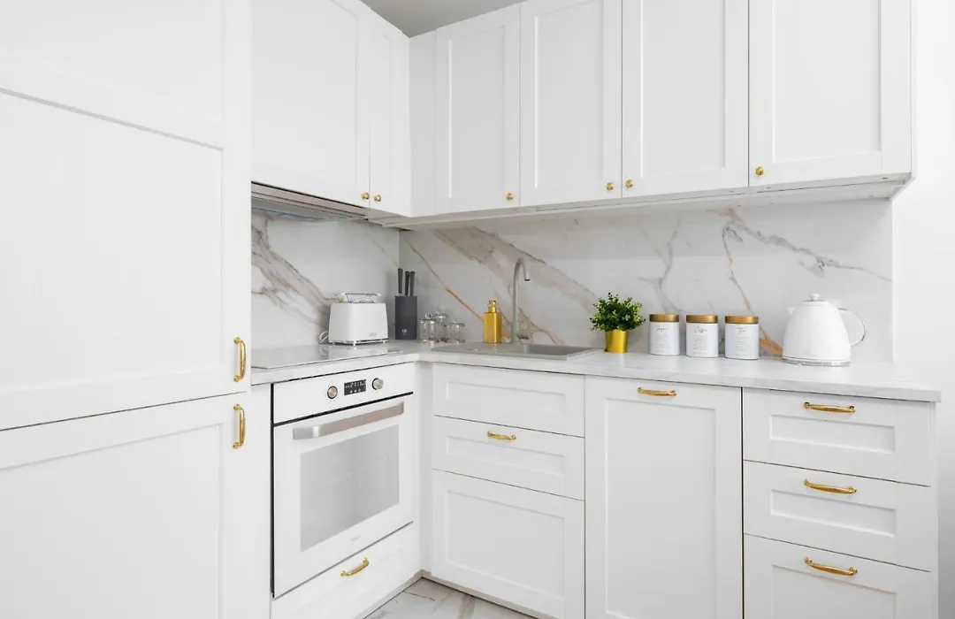 Glam & Modern By Cooee Apartments-1