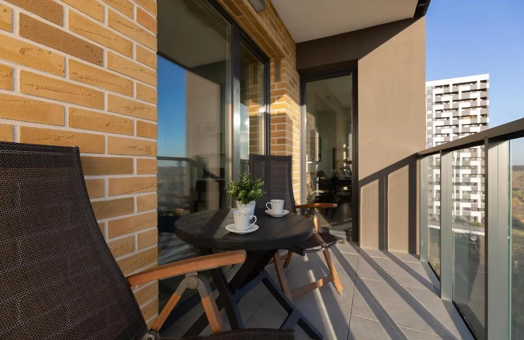 Praga Apartment With Parking By Noclegi Renters-1