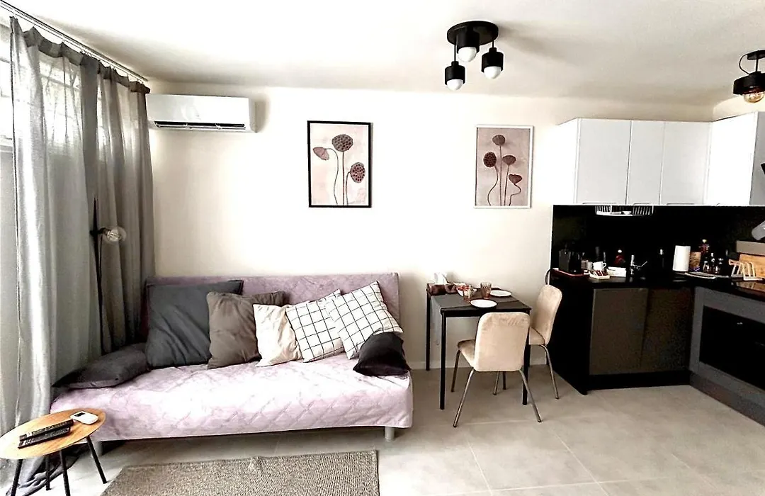 Sky Apartment Comfy Suite Pereca-1
