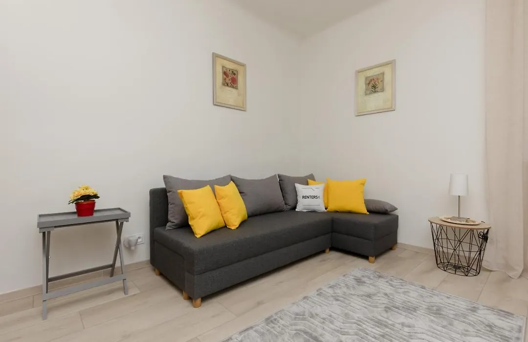 Racławicka Cozy Studio Apartment by Noclegi Renters-1