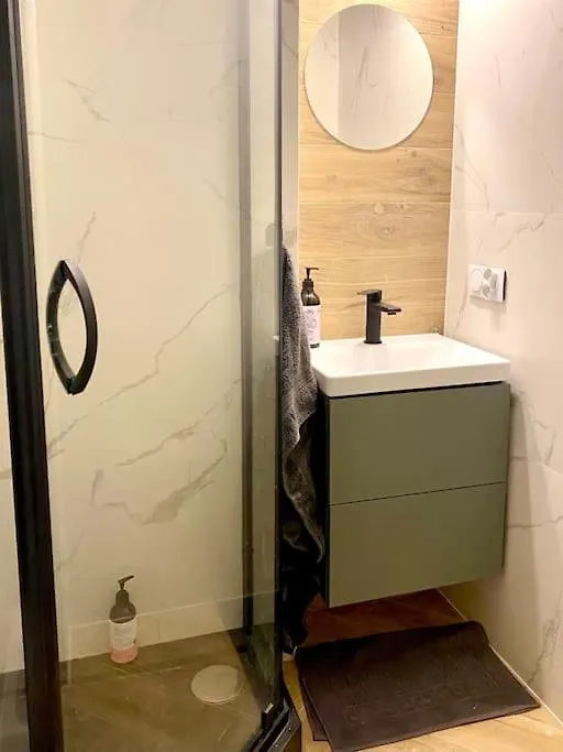 Apartment Close To Metro, 8 Minutes To Centrum And Near Airport-1