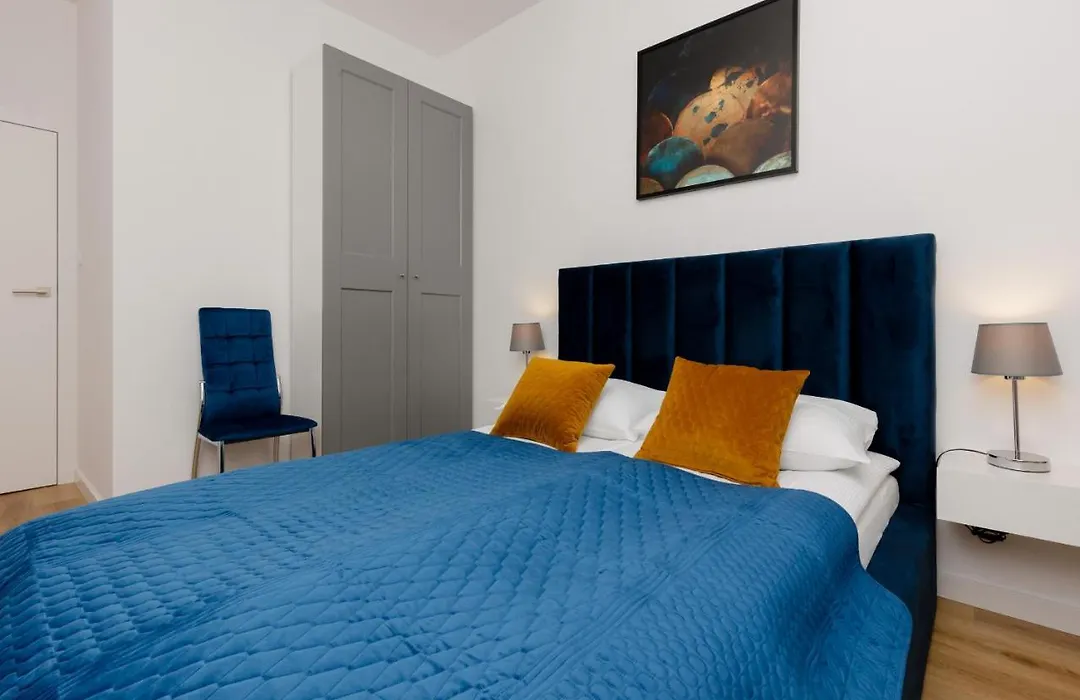 Apartment Avenue Solidarnosci On Wola By Noclegi Renters-1