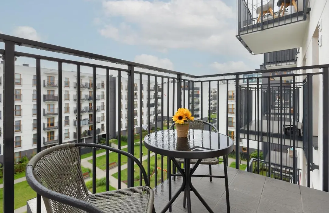 Cozy Apartment With Parking Bakalarska By Noclegi Renters-1