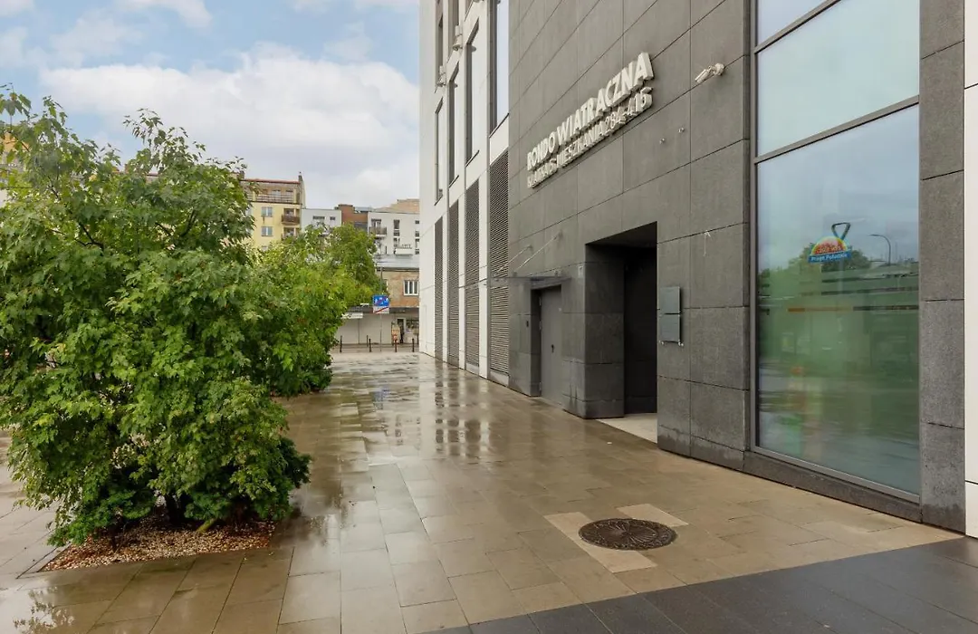 Rondo Wiatraczna Apartment with Parking by Noclegi Renters-1