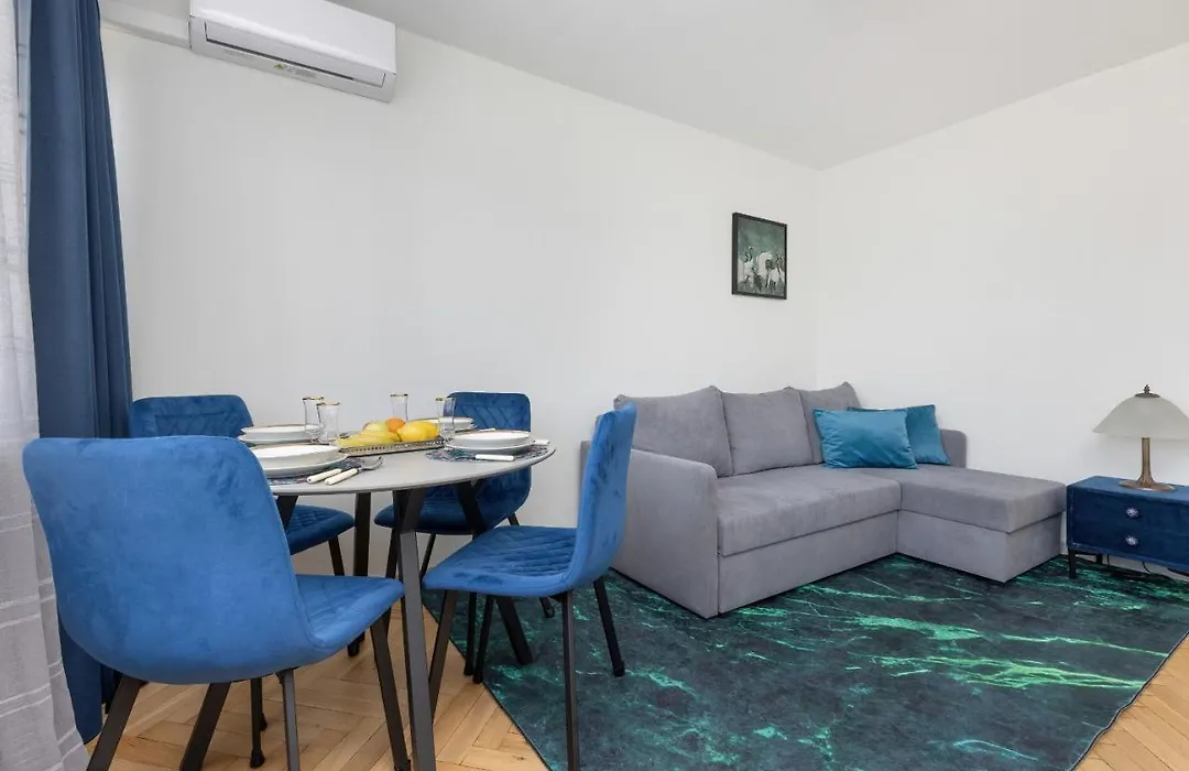 Cozy&Comfortable Wola Apartment by Noclegi Renters-1