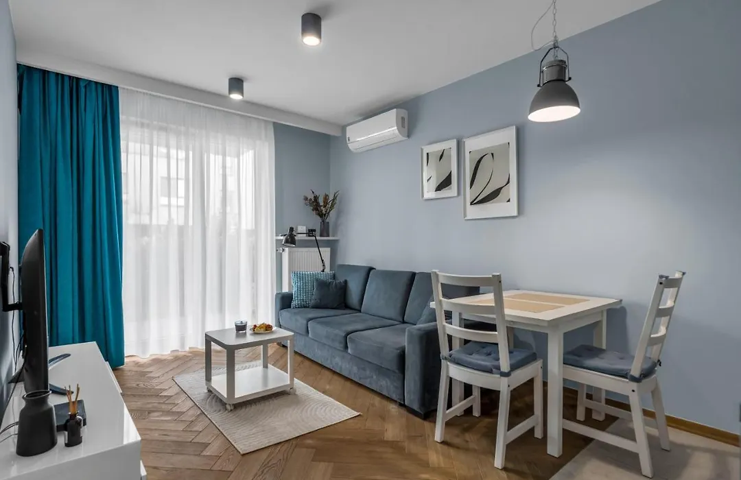 Warsaw Airport Studio With Private Terrace-1