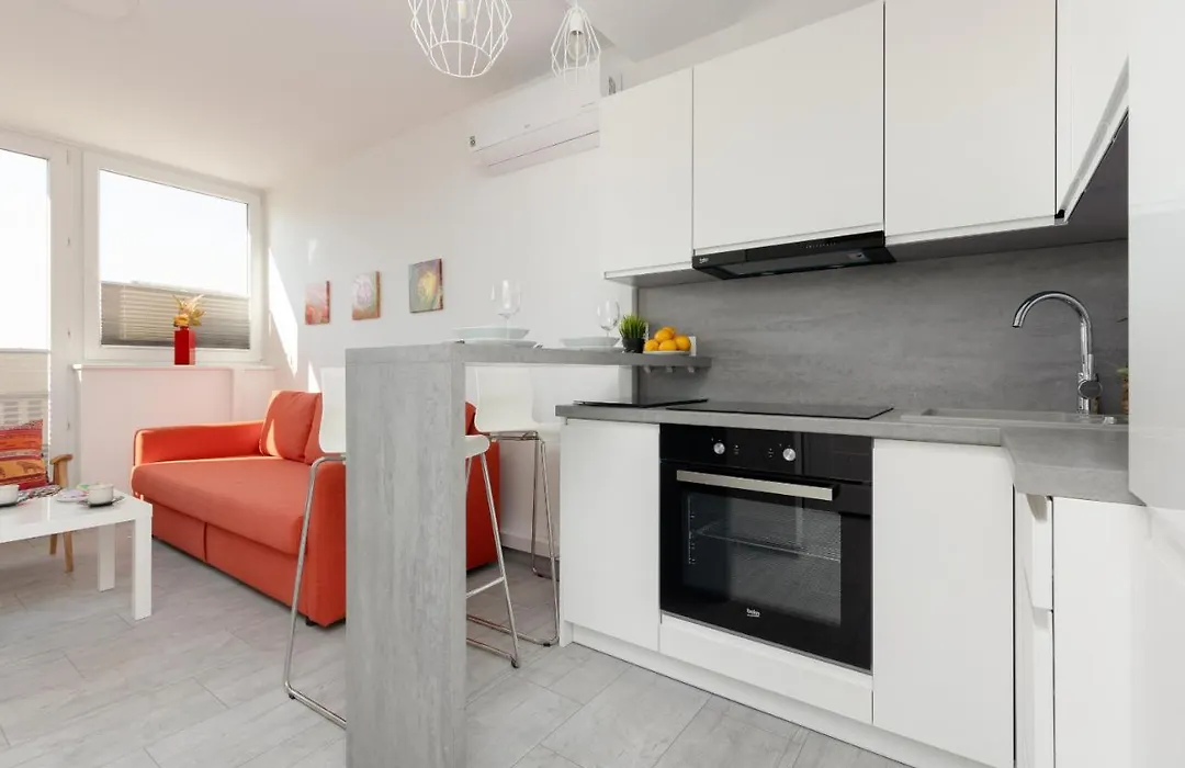 Chlodna Apartments With A City View Wola By Noclegi Renters-1