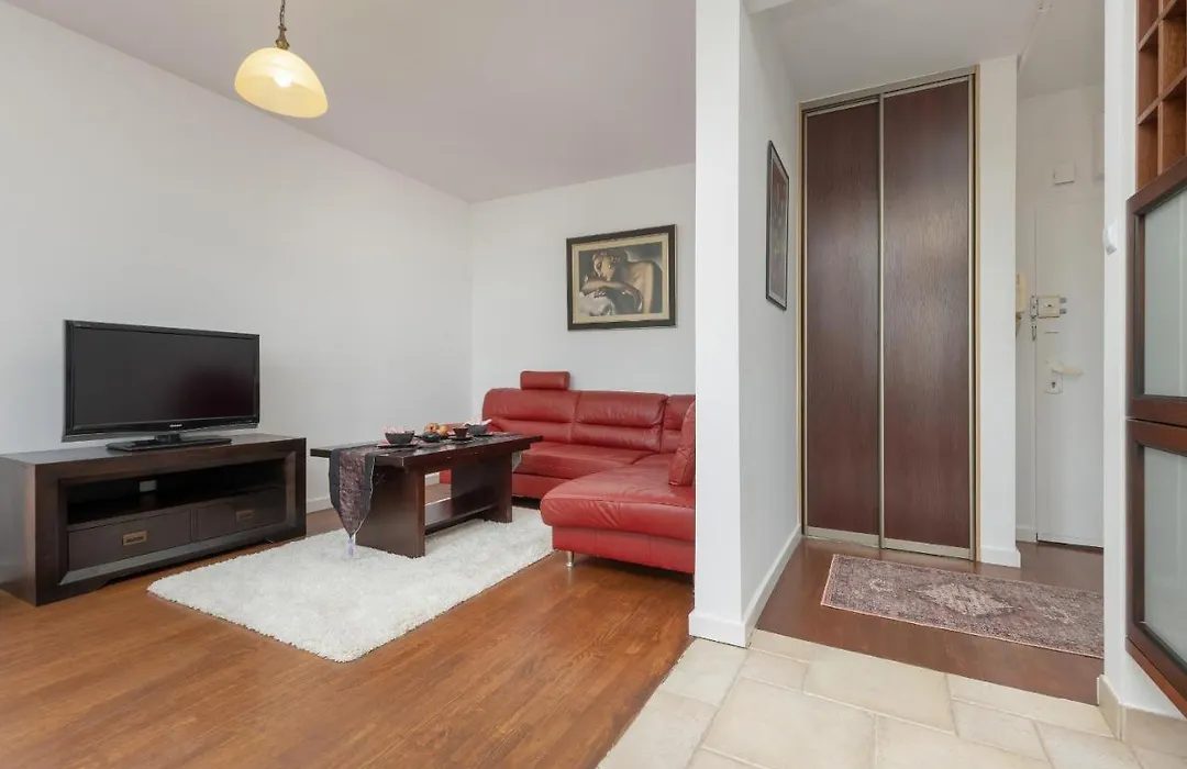 Cozy Apartment Near Airport By Noclegi Renters-1