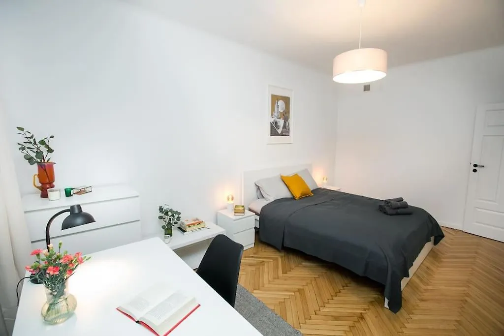 Cozy, fully equipped apartment in Mokotów district-1