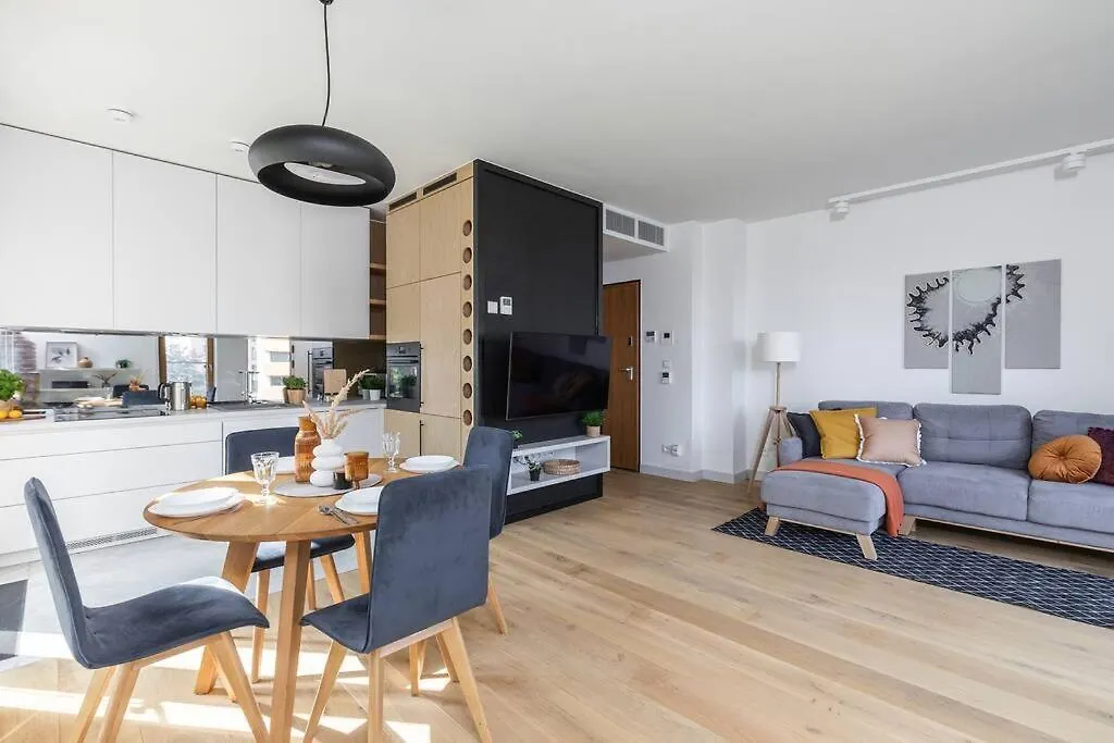 Superapart Okrzei 2, Urban Oasis With Views-1
