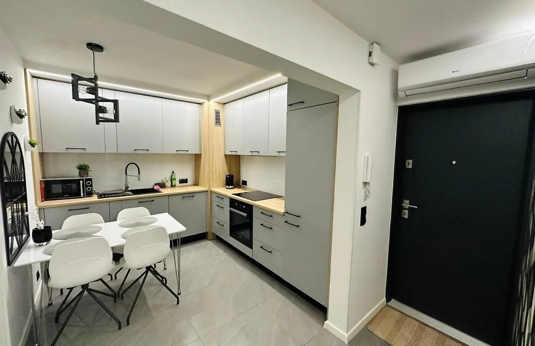 Warsaw City Center Rooms-1