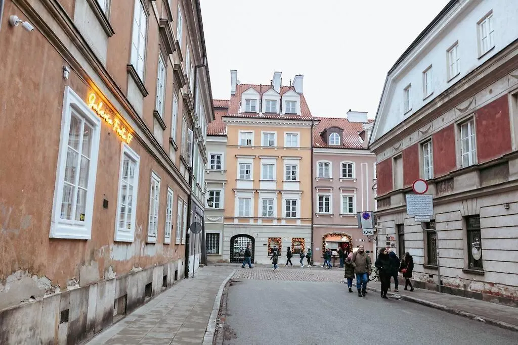 Charming Apartment Next To The Old Town!-1