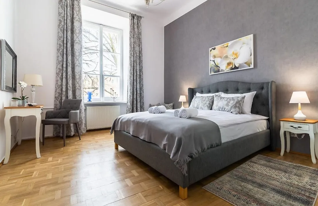 Elegant Freta 25 Apartment By Noclegi Renters-1