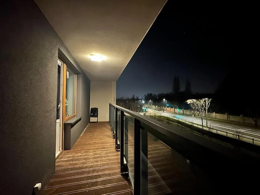 Klimatyczna Hotelowa Kawalerka-1