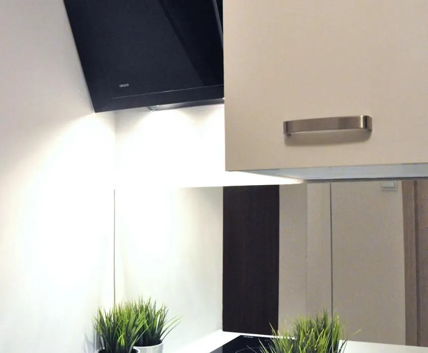 Nice And Comfy Studio Close To Old Town And Metro.-1