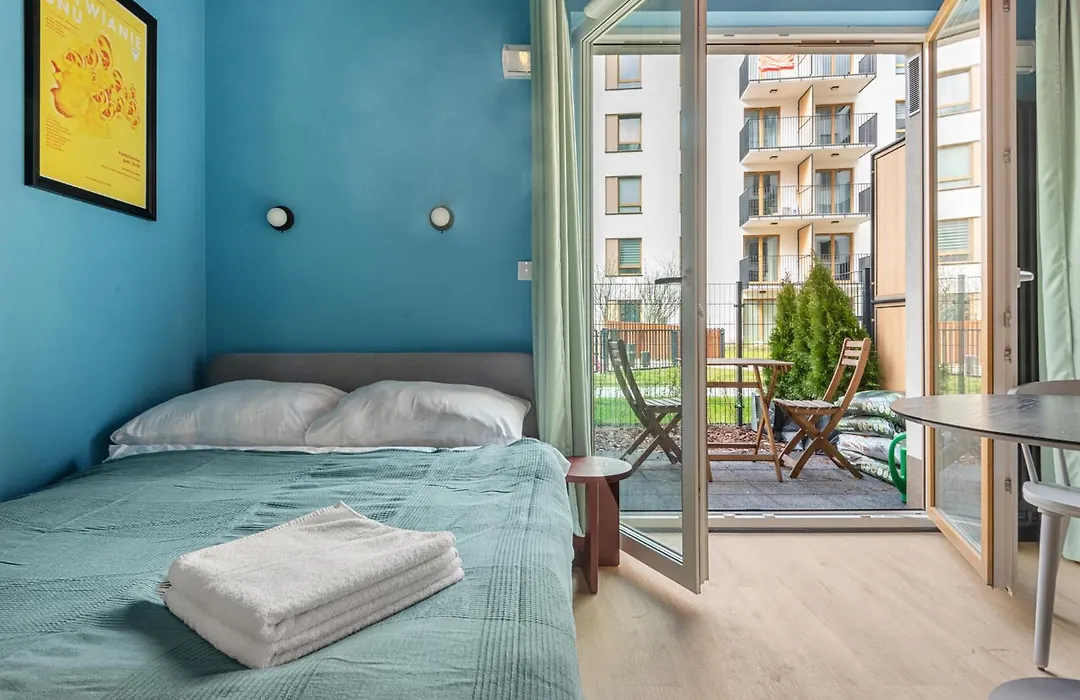 Colorful Apt Close To The Center Great Location-1