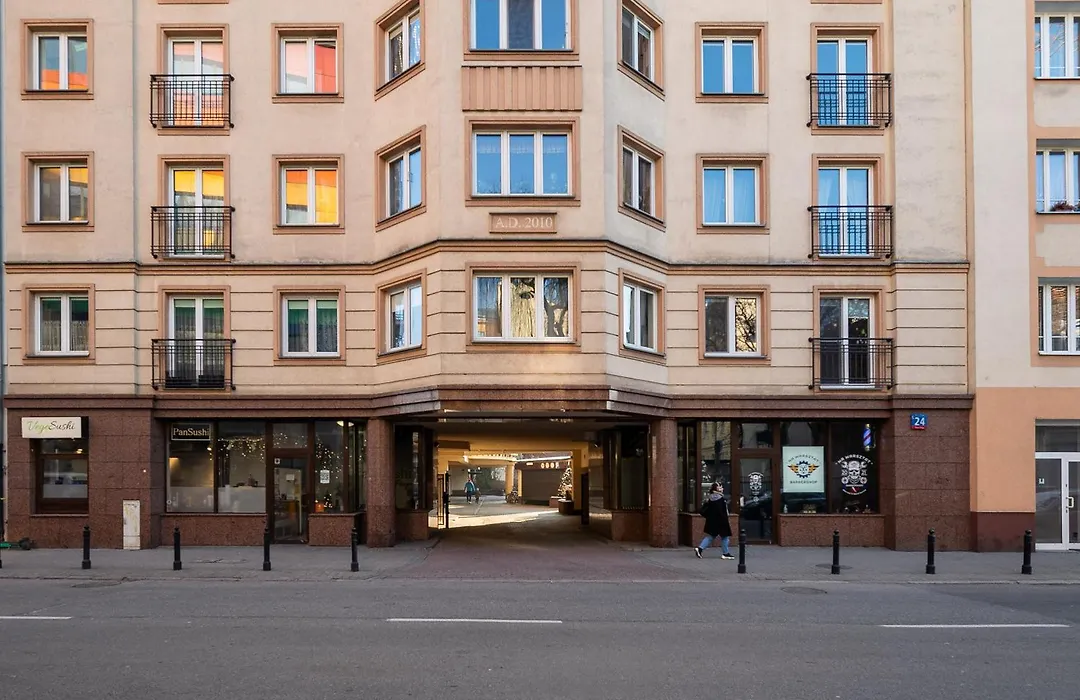 Park Praski 2-Bedroom Apartment By Bookinghost-1